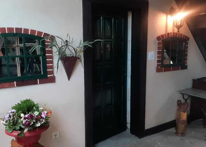 Jelen W Smokingu Appartement *